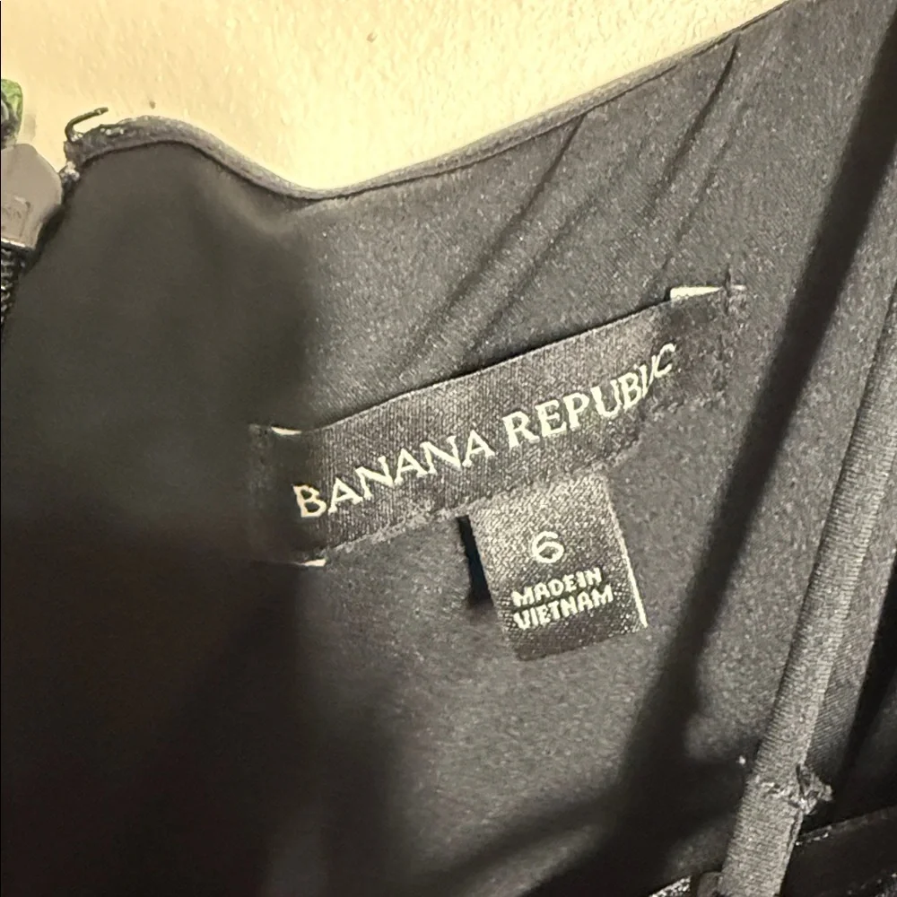 Banana Republic Black Tropical Floral Sleeveless Ponte Fit & Flare Dress Size 6 - Picture 3 of 4